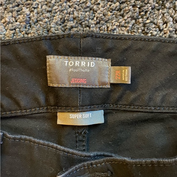 EUC Torrid black Super Soft Jegging high waisted size 22R - Picture 4 of 5